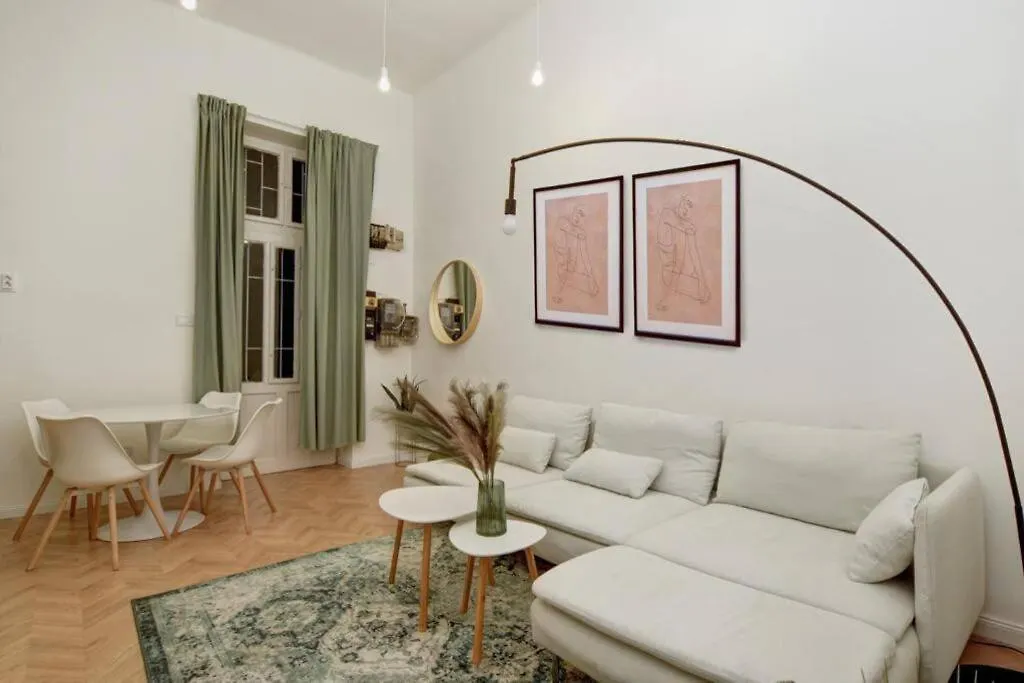 Lovely 3 Bedrooms Apartment In The Jewish Quarter Budapest